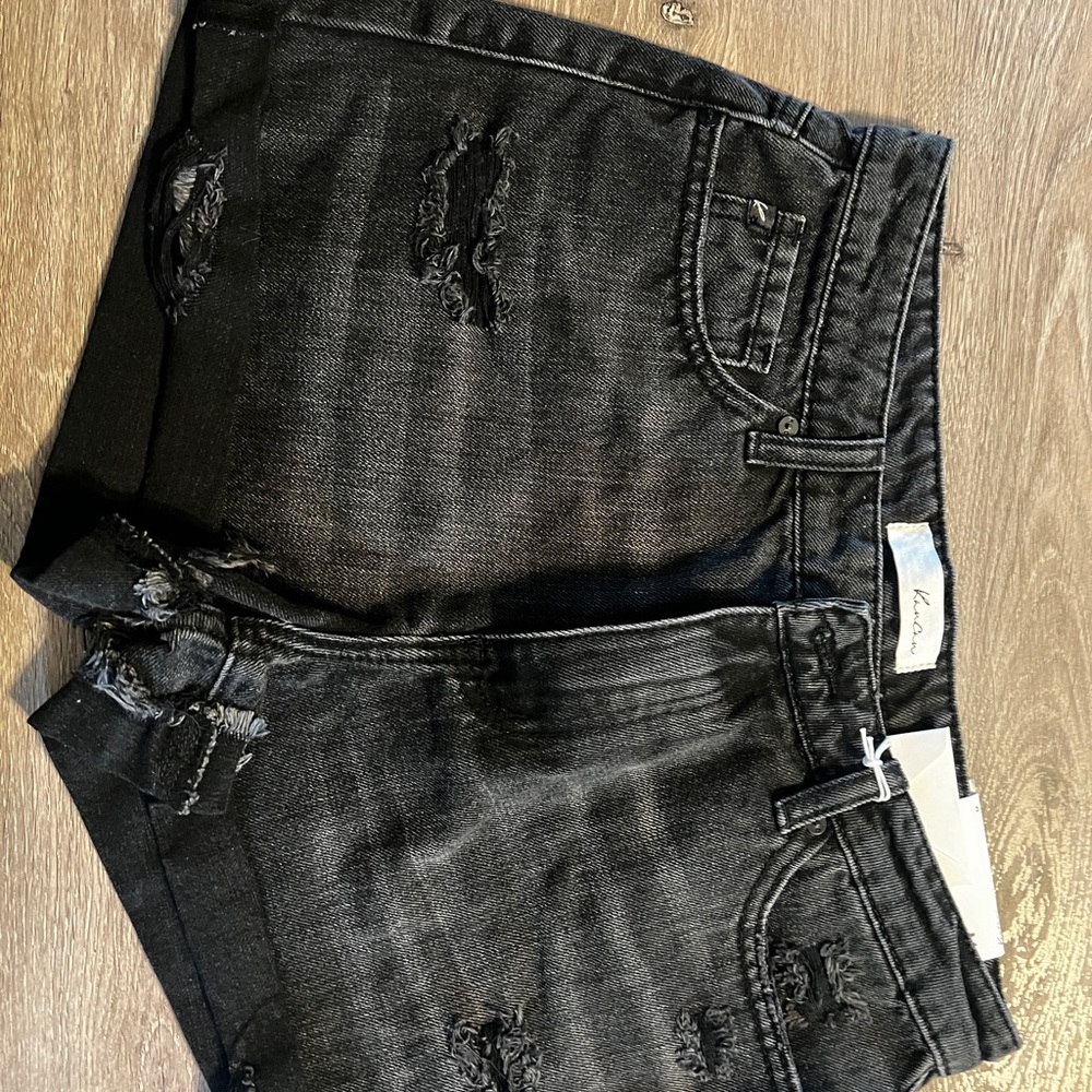 NWT Kancan distressed shorts